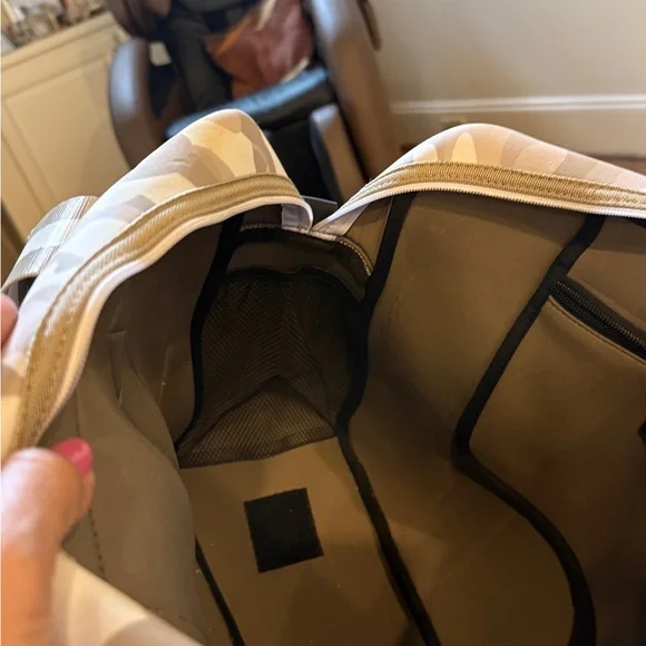 Tennis Bag- New With Tags! - Picture 6 of 7